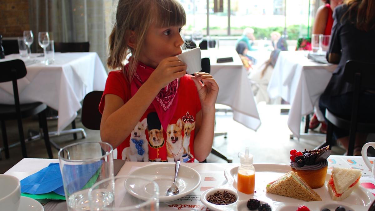 Prendre l'afternoon tea des petits artistes à la Gallery Mess
