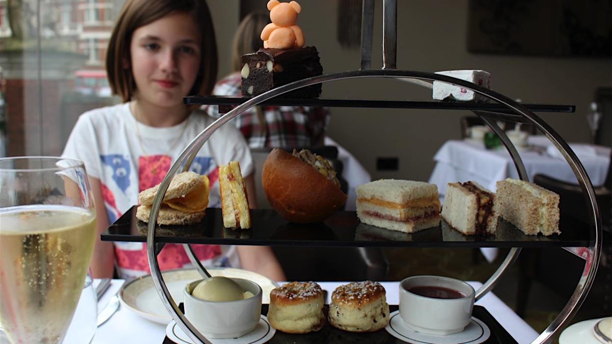 Un afternoon tea Royal au Park Terrace Restaurant du Royal Garden Hotel